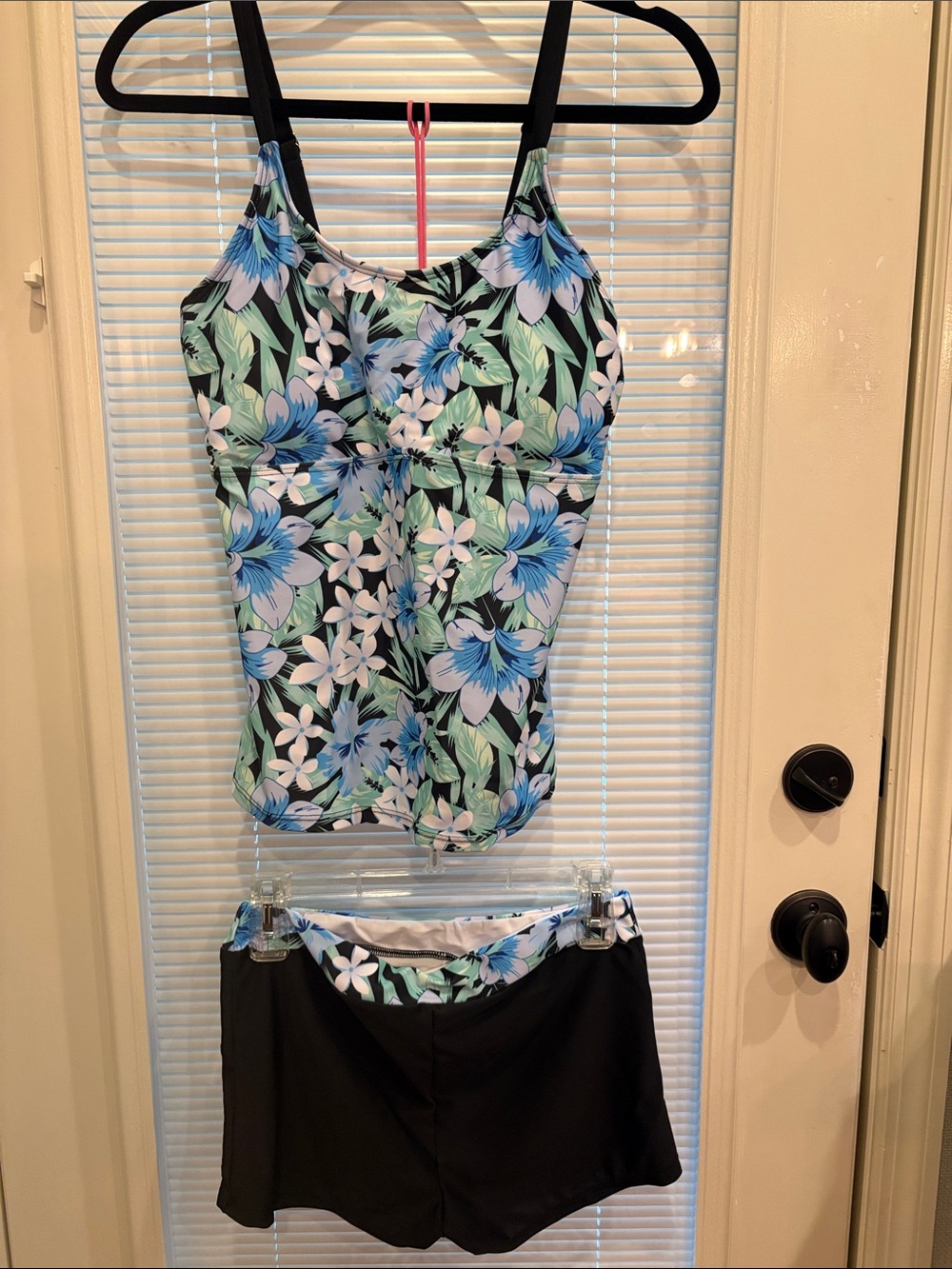 Floral Tankini Top and Black Swim Boy Shorts Set - Blue & Green Floral sz M NWOT